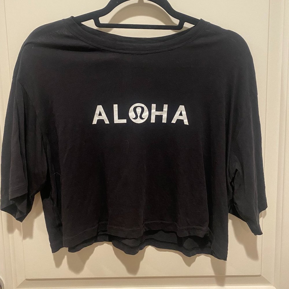 Lululemon Cropped Aloha Top